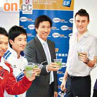 將於兩年內掛靴的陳志康（左）說希望學好英語，為未來的教練生涯鋪路。