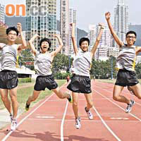 蔡永威（左起）、王容儲、蘇文浩、許民樂平時練開跑，今次跑15公里賽絕對「濕濕碎」。