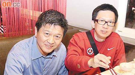 南華班主洪游奕（右）與台啤總教練閻家驊私交甚篤。