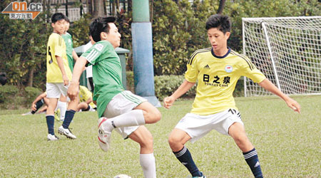 日之泉JC晨曦青年軍（右）藉着足球擴闊生活圈子。