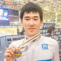 梁峻榮去年勇奪世青冠軍，取得「彩虹戰衣」。