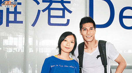 李志豪昨前赴北京正式加盟國安，有女球迷送機。