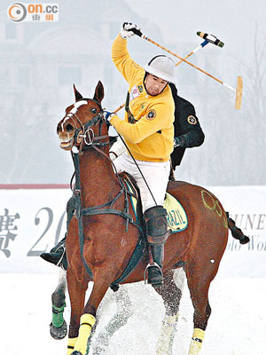 巴西隊（黃衫）今日將挑戰香港隊，爭奪決賽席位。