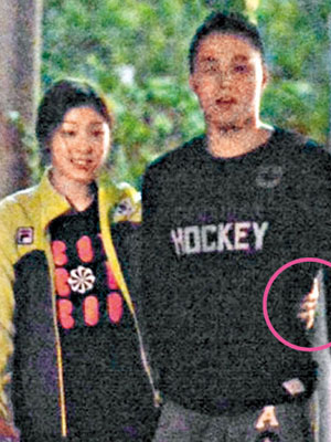 兩人親暱的拍拖照早已被南韓媒體拍下。