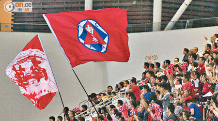 南華 3:1 彭亨<br>今仗有近３千名球迷入場支持，聲勢浩大。