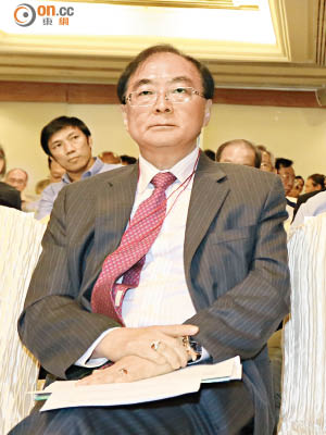 張廣勇表示南華與李潤華只屬外判形式合作。