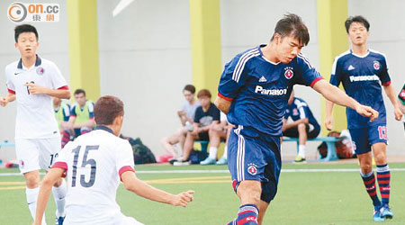 陳肇麒（右）傷愈復出，昨對香港U18以後備上陣。