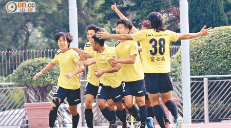 廖培楓（左一）在球會表現不俗，獲港隊徵召並非偶然。