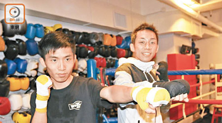 潘啟情（左）早前與偶像Rex到菲律賓訓練。