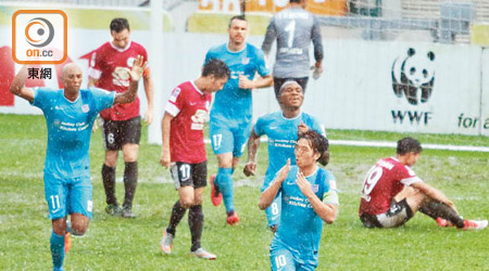 冠忠南區0:2傑志<br>林嘉緯（前）射入今季港超聯最後1個入球。