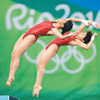 陳若琳（前）與劉蕙瑕於女子10米台跳水表現無懈可擊。