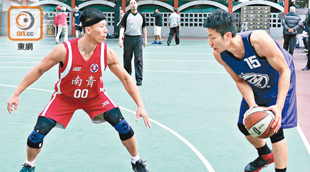 甲一勁旅南青（左）打入聯賽盃三人籃球賽4強。