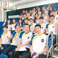 「香港賽馬會青少年體育記者培訓計劃」眾學員及導師相處融洽。
