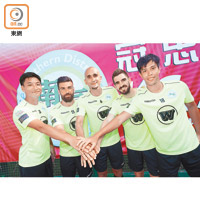 陳文輝（左起）、馬天尼斯、列文、加洛斯及車潤秋5人加盟冠忠南區。