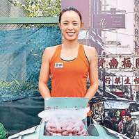 再度來港參戰的中國球手王薔昨日也有現身維園「網球同樂區」，她直言熱愛香港文化，更表示會到附近馳名餐廳品嚐雲吞麵等美食。