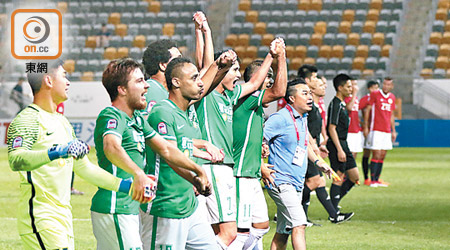 和富大埔2:1香港飛馬<br>和富大埔驚險闖決賽，向在場球迷致謝。