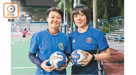 鄔梨鈴（右）及梁倩盈為香港女子手球隊征戰多年。