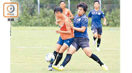 安達（右）以正選上陣，但尚未在最佳狀態。